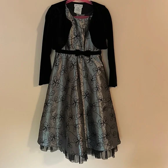 green emerald velvet dress EASEDAILY Sequins Bolero Shrug Jackets Long Sleeve Cropped Top Wedding  Party Evening Dress Sparkle Blazer for Women and Girls, B-silver, 8-10 :  Amazon.ca: Clothing, Shoes & Accessories
